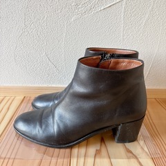 マーガレットハウエル レザーブーツの画像