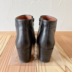 マーガレットハウエル レザーブーツの画像