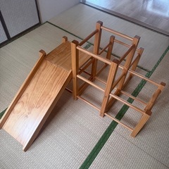 ジャングルジム 
滑り台付きの画像