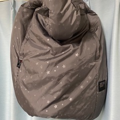 キューズベリー NICO 抱っこ紐 防寒ケープ付きの画像