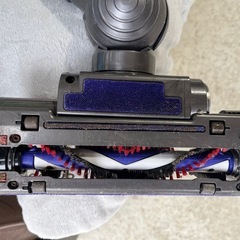 ダイソン　掃除機　Ｄｙｓｏｎ　キャニスター掃除機　コード式　ＤＣ２６　カーボンファイバーブラシの画像