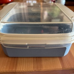 タッパーウエア収納ボックスの画像