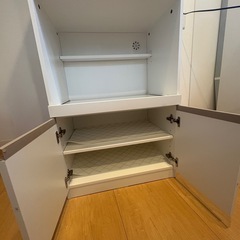 食器棚ホワイト　の画像