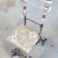 【B342】シルバーカー　歩行補助　さんぽっぽ　軽量　折り畳みOKの画像