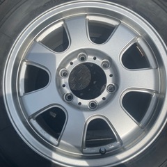 ハイエース用スタッドレスタイヤの画像