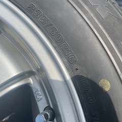 ハイエース用スタッドレスタイヤの画像