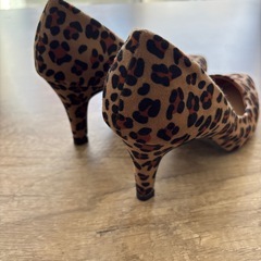 ヒョウ柄パンプスの画像