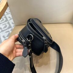 [コーチ] ブラック wyatt メンズ 斜め掛けショルダーバッグ logo ショルダーバッグの画像
