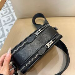 [コーチ] ブラック wyatt メンズ 斜め掛けショルダーバッグ logo ショルダーバッグの画像