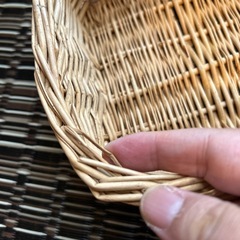 傷あり　ラタンかご　ハンドル付きの画像