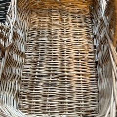 傷あり　ラタンかご　ハンドル付きの画像