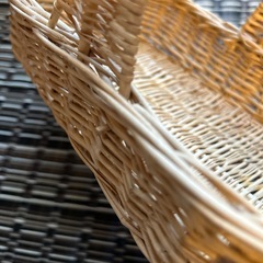 傷あり　ラタンかご　ハンドル付きの画像