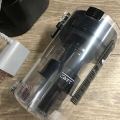 IRIS OHYAMA アイリスオーヤマ 充電式 サイクロンスティッククリーナー SCD-R2P-B コードレス掃除機 2023年製 動作品 25j菊STの画像