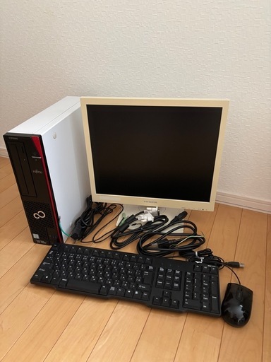 【このまますぐに使用可能】富士通　ESPRIMO D556/MX