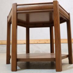 ACME FURNITURE(アクメファニチャー)のBROOKS(ブルックス)HEXAGON(ヘキサゴン)テーブルです。六角形のヴィンテージ感溢れるサイドテーブルは組み合わせてコーヒーテーブルにも♪の画像