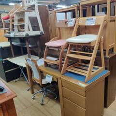 【愛品倶楽部柏店】karimoku カリモク キャスター付きデスクチェア XT0901ISの画像