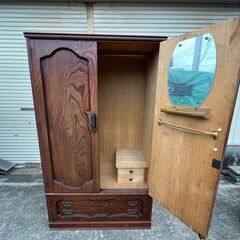 木製 クラシック調 洋服タンス 鏡付き 引き出し収納付き 軽量タイプ 桶川 引き取り限定の画像