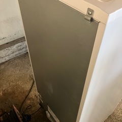 ヤマダセレクト　ノンフロン冷凍冷蔵庫　YRZ-F15J  2022年製の画像