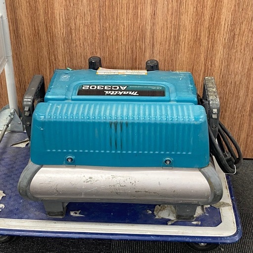 ジャンク エア漏れあり makita マキタ 常圧 高圧 エアコンプレッサー AC3302 【店頭引取限定】 ジャンク エア漏れあり makita マキタ 常圧 高圧 エアコンプレッサー