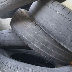 廃タイヤの画像