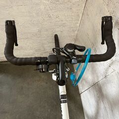 【DEEPER】 ロードバイク 自転車 動作確認済み ワイヤーロック付き クロスバイク ホワイト A0674の画像