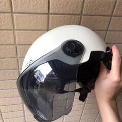ヘルメットを無料進呈します。の画像