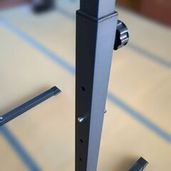 懸垂マシン（チンニングスタンド）の画像