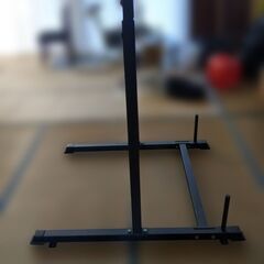 懸垂マシン（チンニングスタンド）の画像