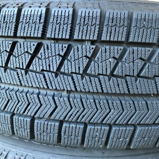 ブリヂストンのスタッドレスタイヤ 175/65R15