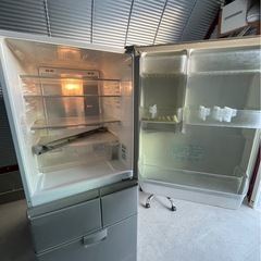 2010年製ファミリー冷蔵庫無料の画像