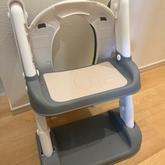 アラウーの対応　補助便所ステップ　調節可能階段の画像