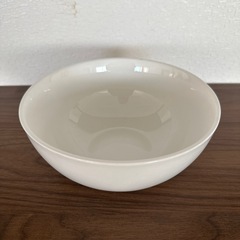 陶器の食器　白の画像