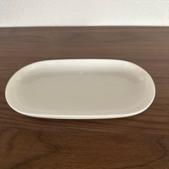 陶器の食器　白の画像