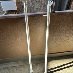 ハンガーとつっぱり棒2本の画像