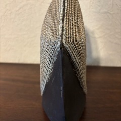 幾何学模様の六角形陶器花瓶の画像