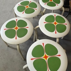 1脚2200円♪ 　丸椅子　椅子　チェア　レトロ　ポップ　かわいい　中古品　ジャンク　直径約36cm 高さ約42cmの画像