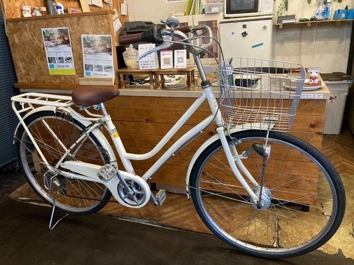 【訳あり！前後タイヤ・チューブ新品！】 LEDオートライト　6段変速　26インチ自転車　オフホワイト