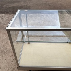 ガラス製ショーケース  横型  飾り棚の画像