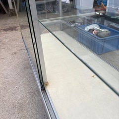 ガラス製ショーケース  横型  飾り棚の画像