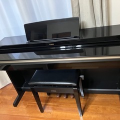 YAMAHA電子ピアノ 88鍵 黒色 椅子付き　13年製の画像