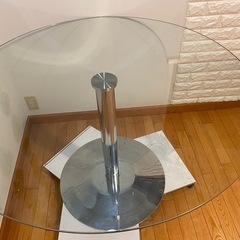 ガラステーブルの画像
