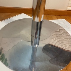 ガラステーブルの画像