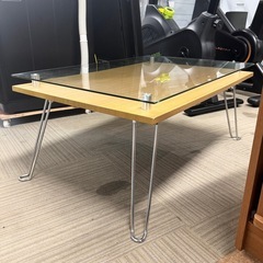 【超美品 ‼️】オシャレ♪ 75cm幅折りたたみ式センターテーブル ローテーブル リビング 天板ガラス製 木目調ナチュラルブラウン♪の画像