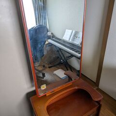 レトロ 木製ドレッサー（鏡付き）ヴィンテージスタイル 化粧台の画像