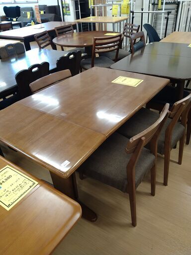 リユースのサカイ浦和店 【F072】★ダイニングテーブル ブラウン