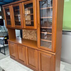木製収納　食器棚の画像