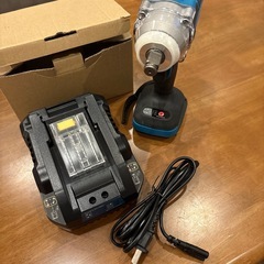 充電式インパクトレンチ&マキタ充電器セットの画像