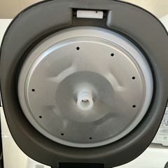 状態良いです🌈高年式🌱3合炊き🍚KON2024年製VS-IT003S黒炊飯器の画像