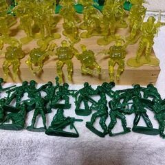 最終値下げ、海外兵隊フィギュア大中小80体セットの画像
