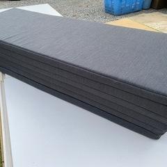 6つ折りマットレスの画像